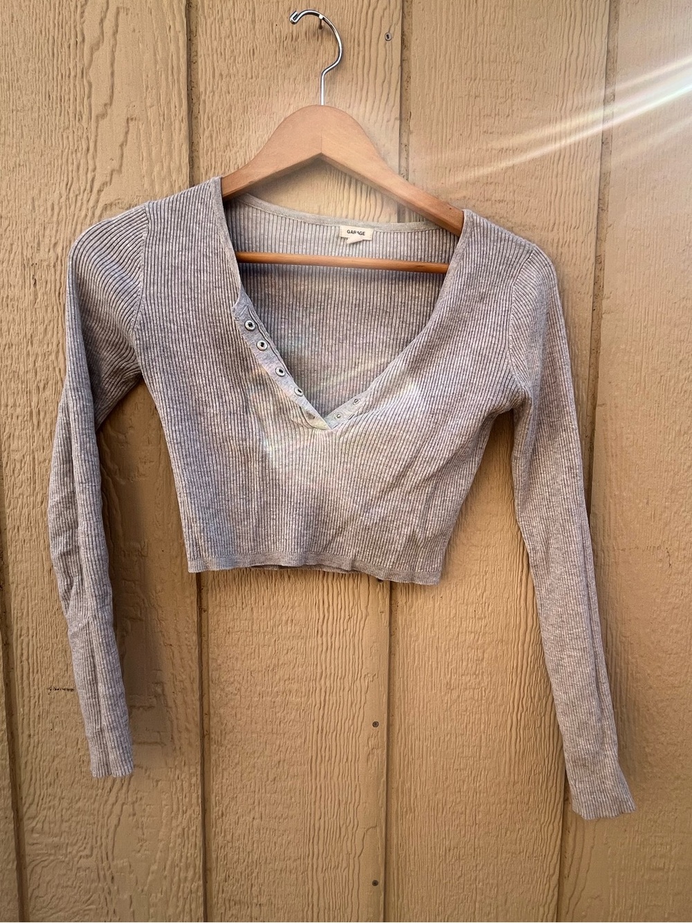 Garage Cropped Gray Ribbed V- Neck snap- button Long Sleeve S